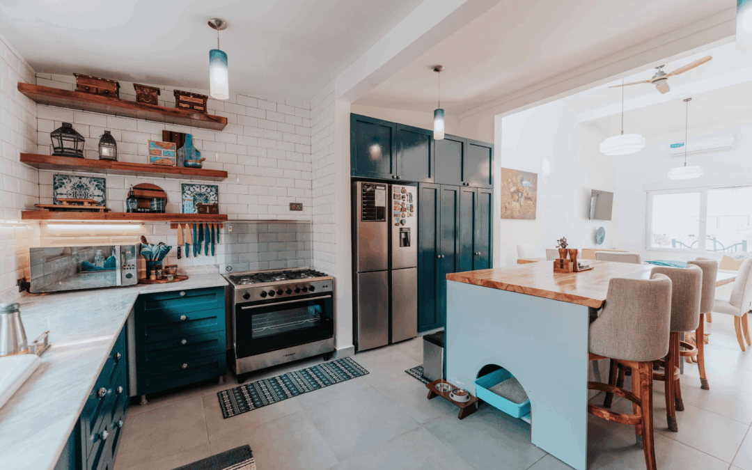 Aménagement cuisine global : penser cuisine, buanderie et salle de bains comme un tout harmonieux